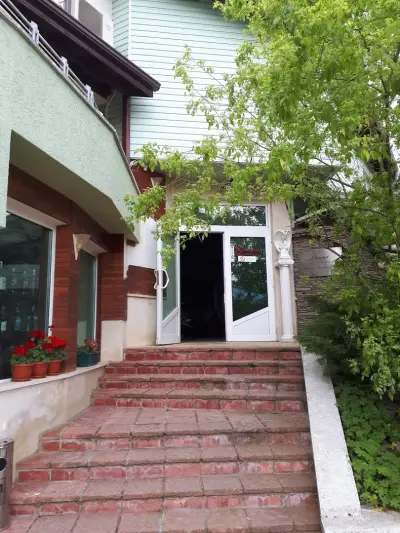 Discret Hotel & Restaurant
