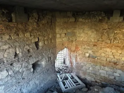 Южна кръгла кула