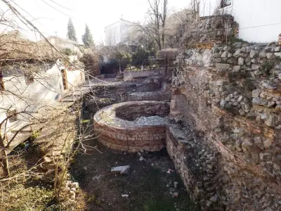 Южна кръгла кула