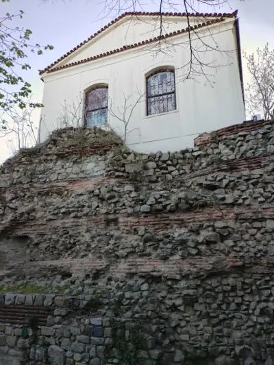 Южна кръгла кула