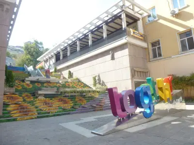 Водна каскада по стълбите на „Каменица”