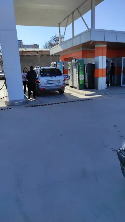 Бензиностанция "ALPI"