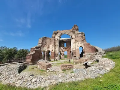 Червената църква