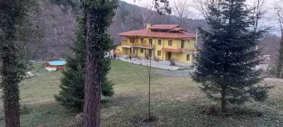Вила Ренесанс Костенец