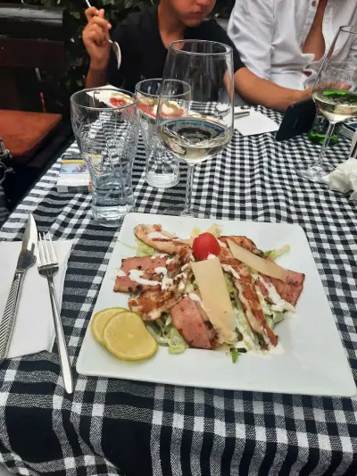 Nikkita Bar & Grill