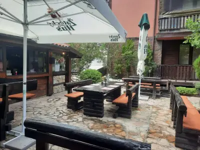 Nikkita Bar & Grill