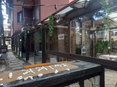 Nikkita Bar & Grill