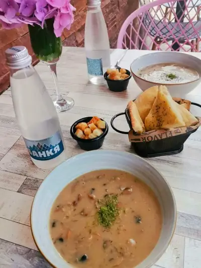 Nikkita Bar & Grill