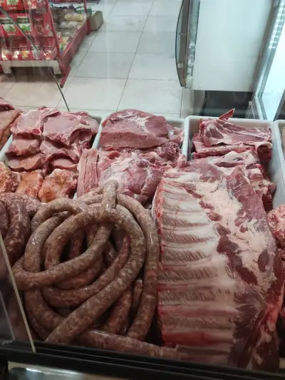 МАГАЗИН ЗА МЕСО / СУПЕРМАРКЕТ КИРЕВИ