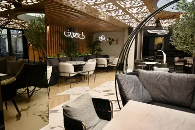 B53 Cocktail Bar & Dinner
