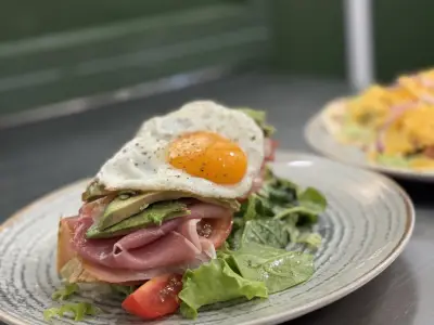 КОМПАНИЯТА Brunch&Street food