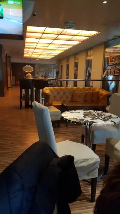 Royal Cafe - Club