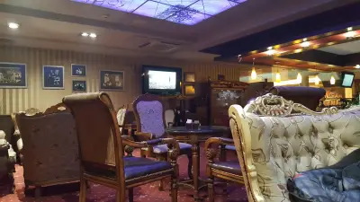 Royal Cafe - Club