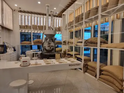 LATE Café & Roastery