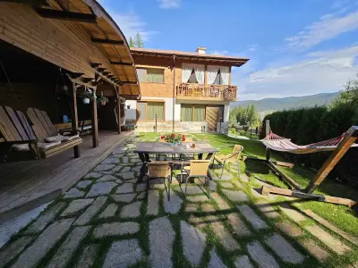 Villa Hills - къща за гости с храна
