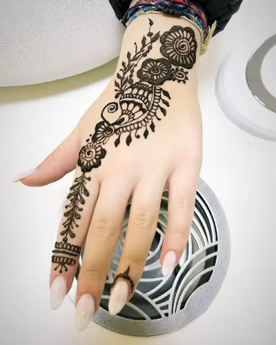 DAYA HENNA ART