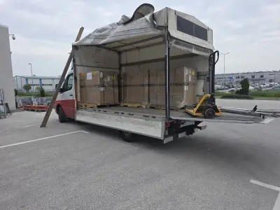 R & I Transport ltd. - Транспортни услуги с бус с падащ борд