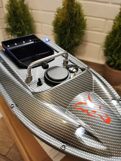 Лодки за захранка и риболов Bait Boat BG