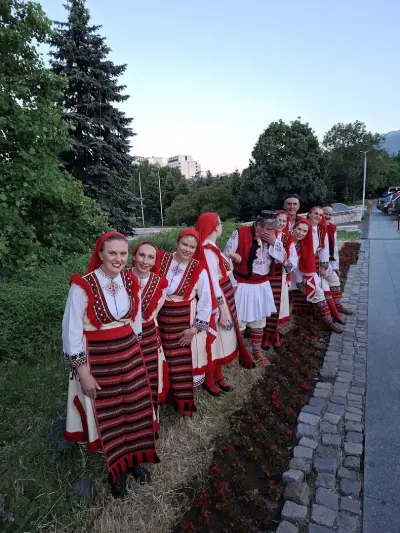 Школа за български народни танци Фолклорика