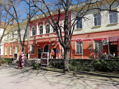 ЧИТАЛИЩЕ "ИСКРА-1860"