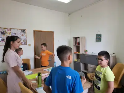 Образователен център "ВипЛингва"| Английски | Испански | Руски | Занималня