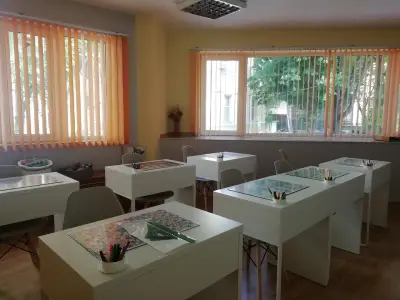Езиков център и занималня YOPA School