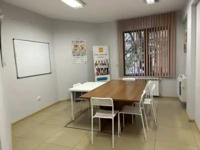 Езиков център и занималня YOPA School
