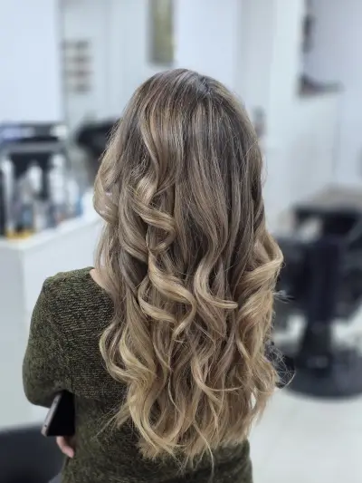 V Style - Hair Studio ShumenІ Фризьорски салон І Шумен І Подстригване І Обезцветяване І Боядисване І Оформяне на брада