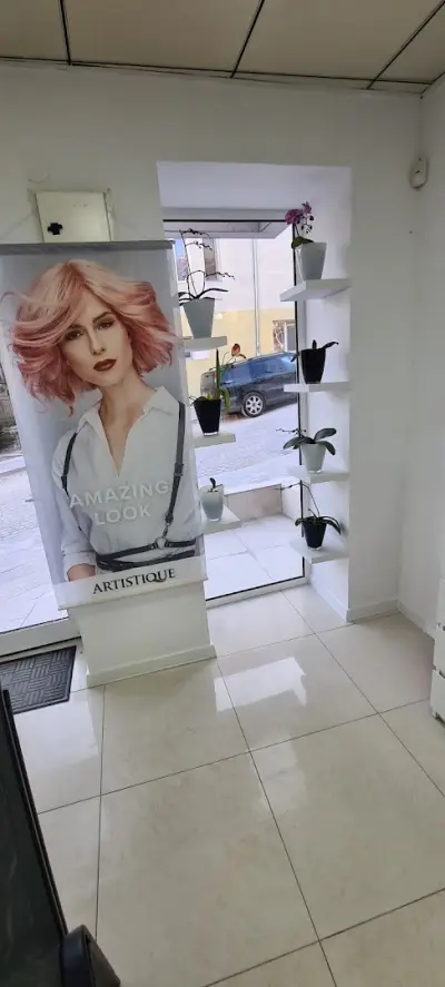 V Style - Hair Studio ShumenІ Фризьорски салон І Шумен І Подстригване І Обезцветяване І Боядисване І Оформяне на брада