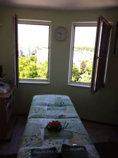 Масажно студио "Лилия"