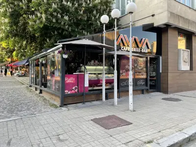 AVVA Caffe & Grill & Bar