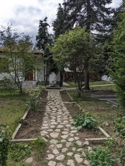 Девически манастир "Покров Богородичен"