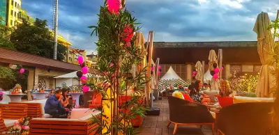 Street Lounge - Hotel Marinela