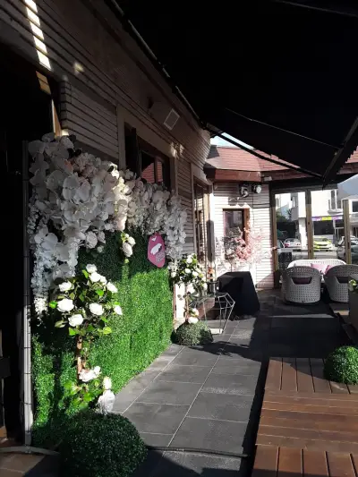 Street Lounge - Hotel Marinela