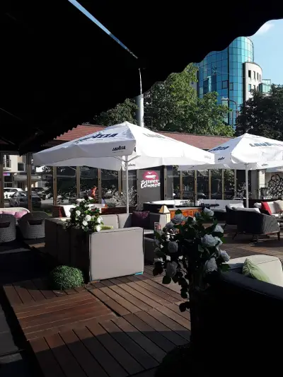 Street Lounge - Hotel Marinela