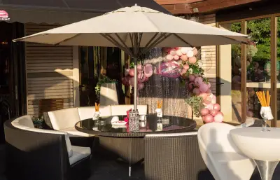 Street Lounge - Hotel Marinela