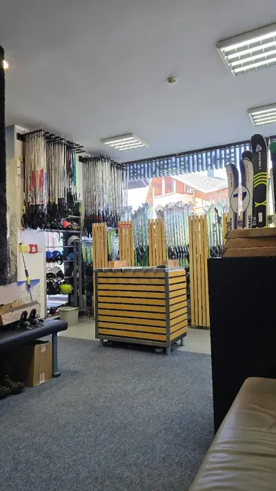 TOTEM SKI & Snowboard Center Bansko