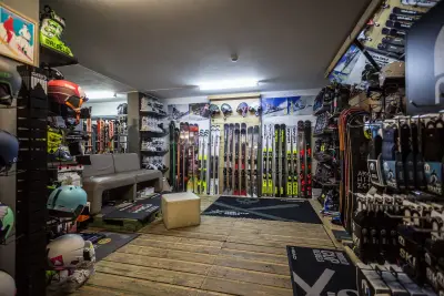 TOTEM SKI & Snowboard Center Bansko