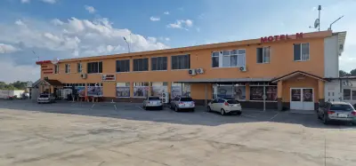Motel M