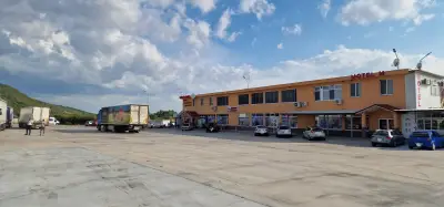 Motel M