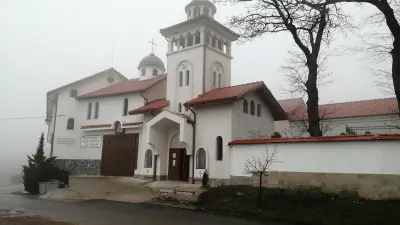 Хотел „Лъки“