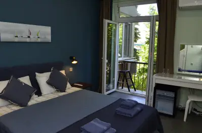 Sea Vibes 1 bedroom apartment - Free Public Parking, WiFi, Cable & Smart TV, 0,9 km to beach