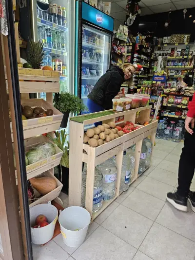 Кварталното магазинче