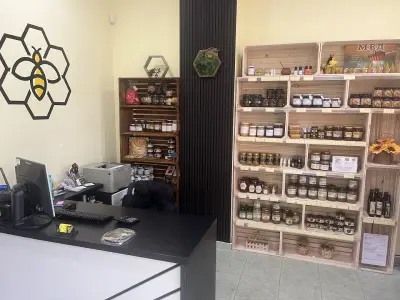 Пчеларски магазин “Кошера”