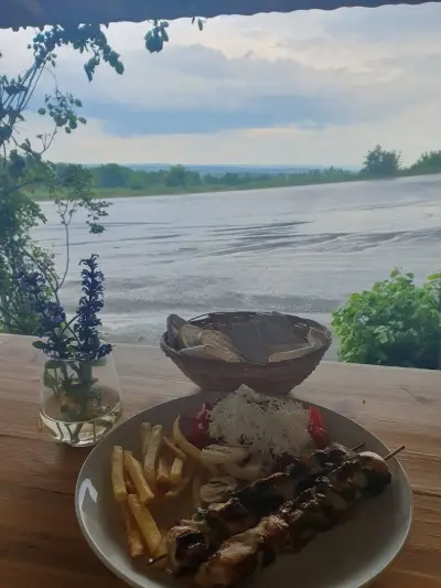 Ресторант Зелена морава