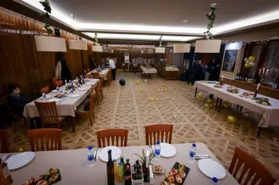 Глория Палас - ресторант, басейн и градина