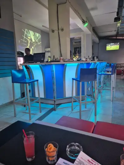 Karaoke bar Party Place