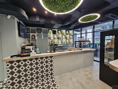 The HIGH-END Bar