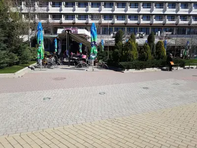 БАР ХОЛИВУД