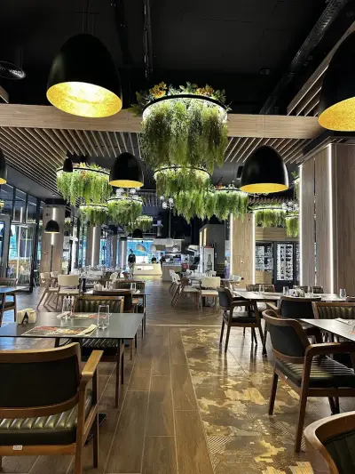 FLORA Bar&Grill